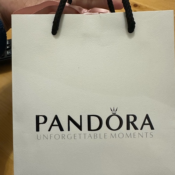 Pandora bracelet size 7.9in or 20cm new with box and bag - Picture 5 of 5